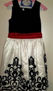 Girl's Sz. 12 Black, White, Red Holiday Dress